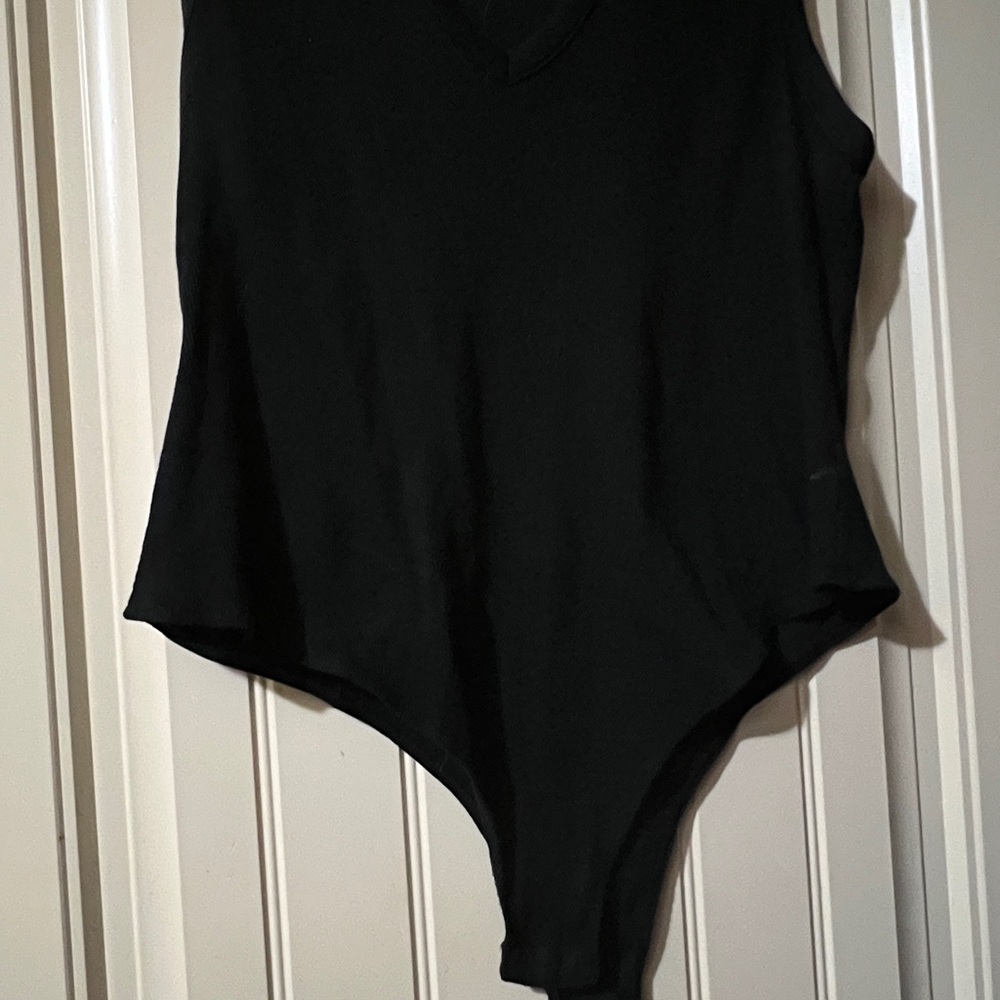 Universal Thread Black Sleeveless Top